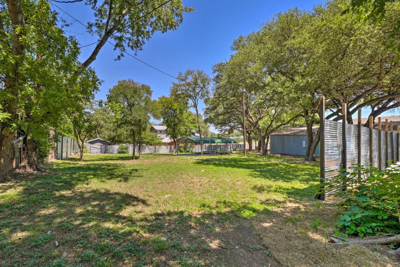 Renovated Austin Home With Yard About 9 Mi To Dtwn! Exterior photo